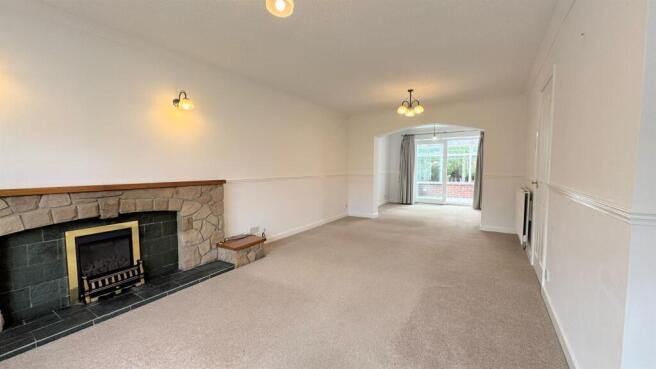 OPEN PLAN RECEPTION ROOM