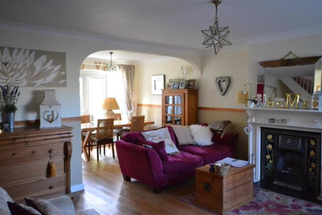 Lounge/Dining Room