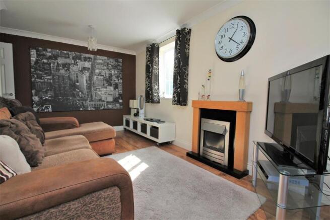 Lounge/Dining Room