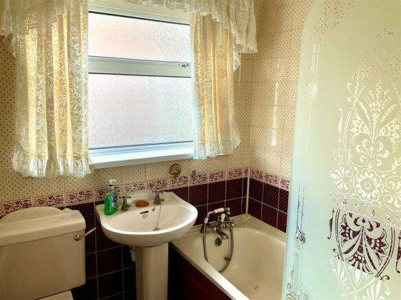 Bathroom.jpg