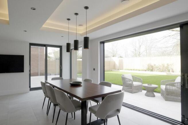 4 bed Detached for sale Image 8
