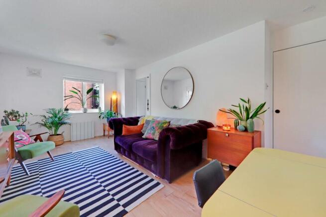 13-f9a4JHPropWpen - 40 Ashurst Close - 37-medium.j