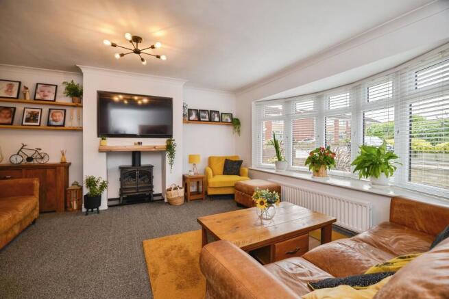 4 bed Detached Bungalow for sale Image 8