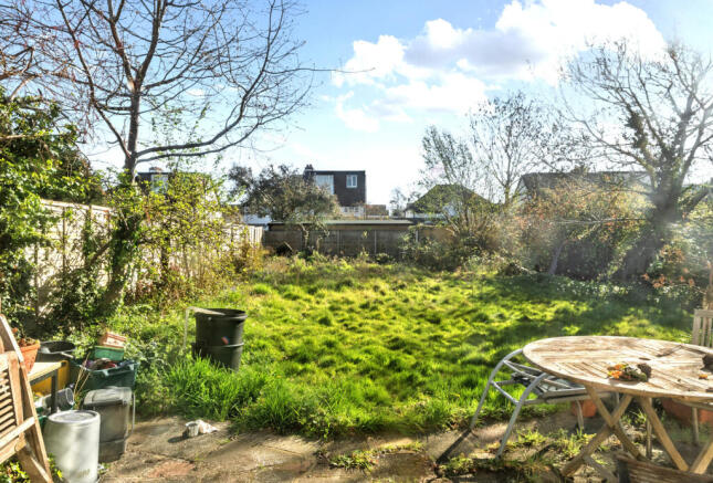 1439722-4-69d4c46...