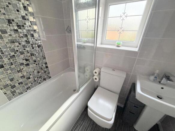 3 bed Semi-Detached for sale Image 8