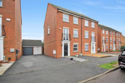 Sunningdale Drive, Rushden