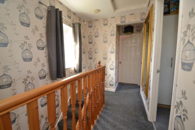 4 bed Detached for sale Image 10
