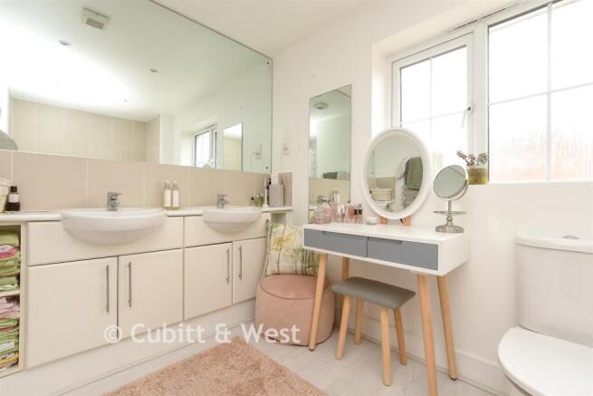 En-Suite Bathroom