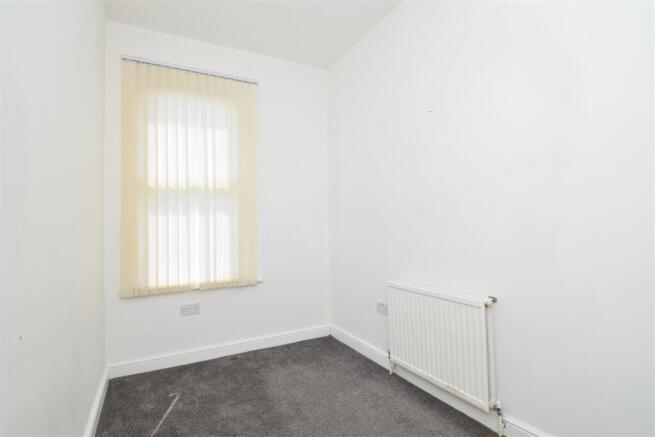 3 bed Maisonette to rent Image 11