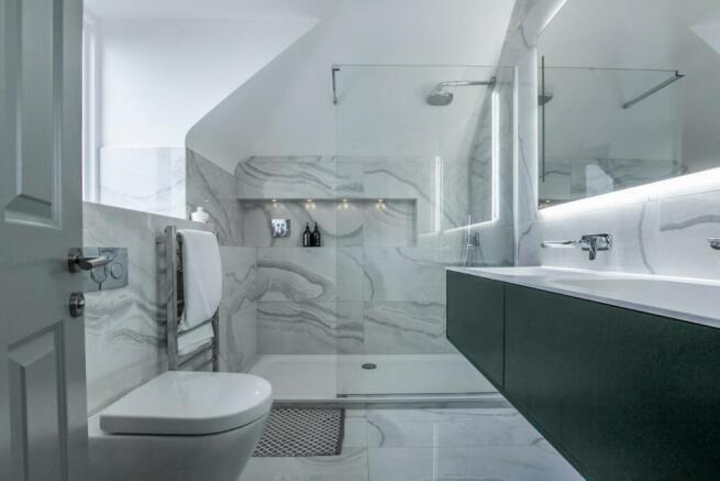 206990_32943908_I...