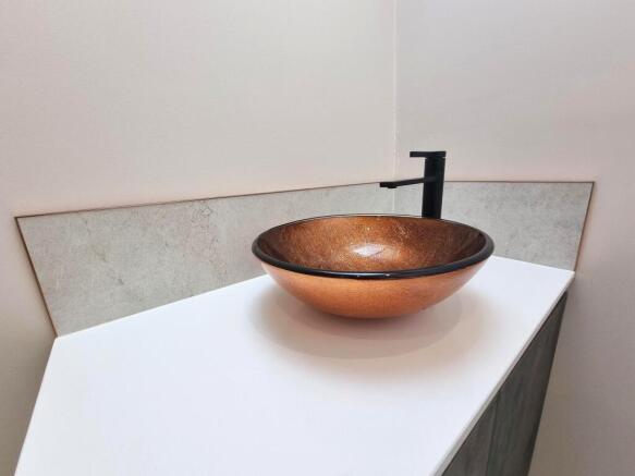 Basin feature