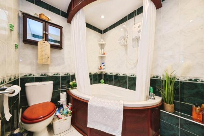 2 bed Semi-Detached for sale Image 11