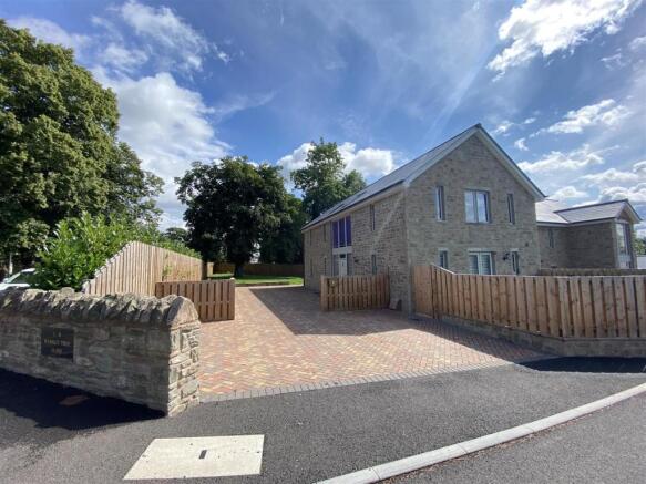 Driveway Bannutt.JPG