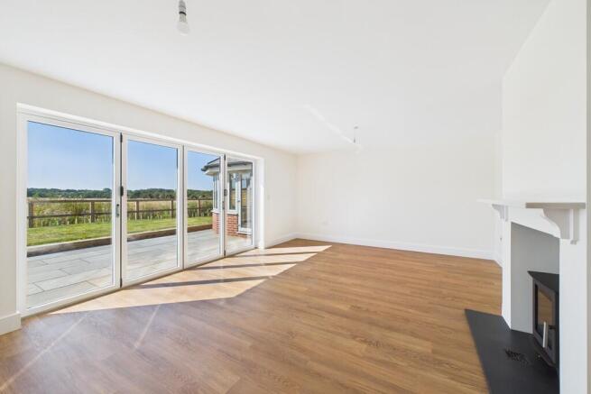 CAM01689G0-PR0487...