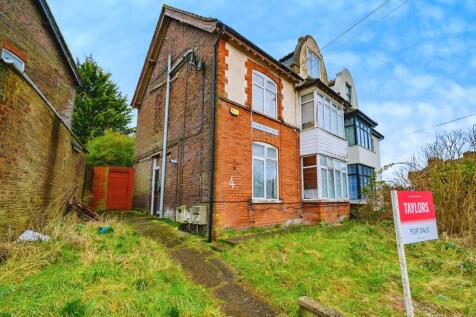 Hillborough Road, Luton, Bedfordshire, LU1