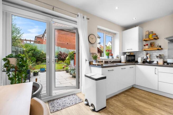 Pentrebane Drive, Cardiff, CF5 photo 4