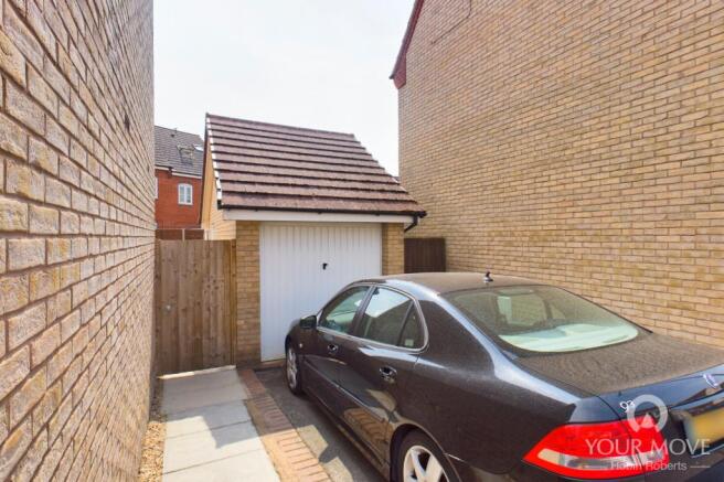 Drive/Garage