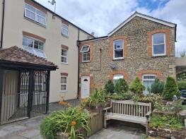 44, Vineys Yard, Bruton BA10 0EU