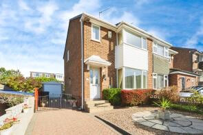 48, Moseley Wood Approach, Cookridge, Leeds LS16 7JS