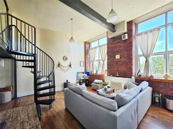 2 bed Apartment for sale Image 2