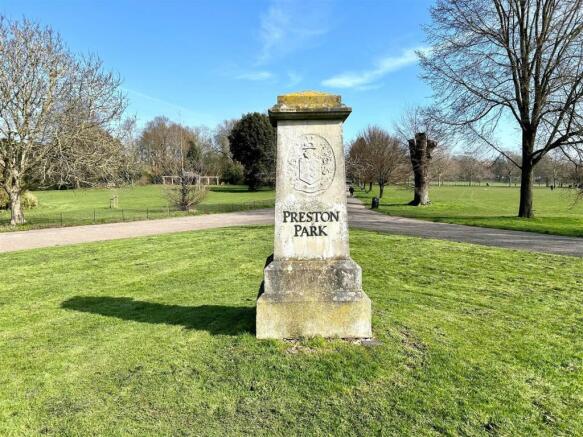 Preston Park Statue.jpg