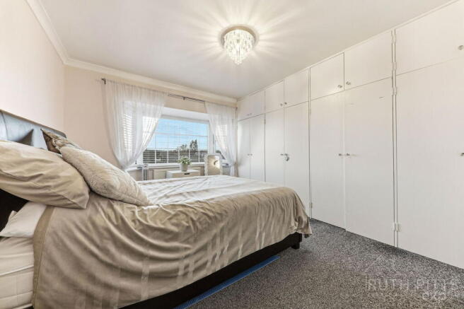 3 bed Semi-Detached for sale Image 11