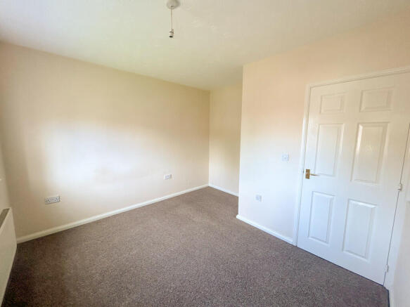 bedroom 1-2