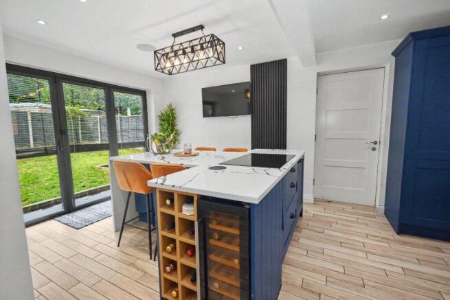 4 bed Detached for sale Image 4