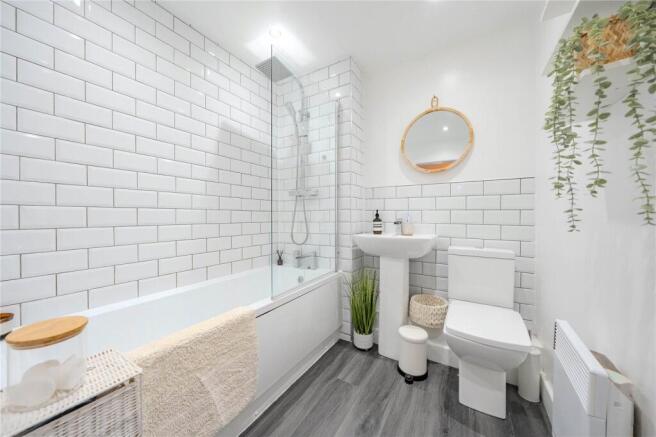 2 bed Apartment for sale Image 8