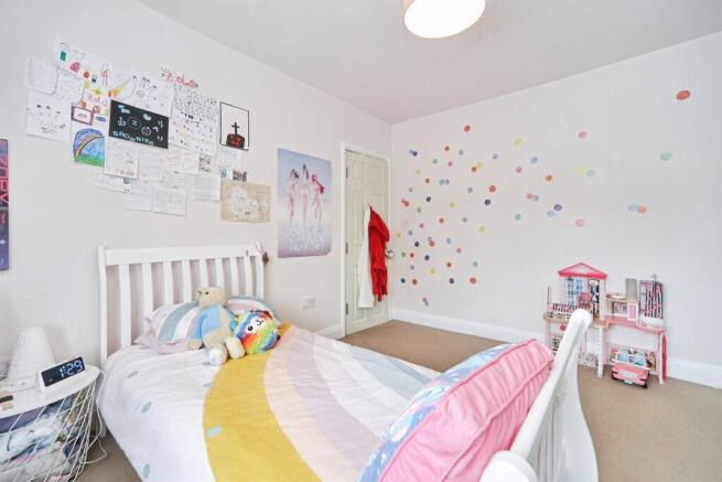 4 bed Semi-Detached for sale Image 9