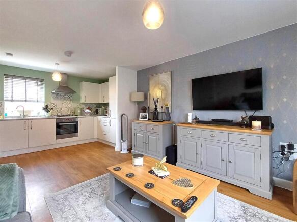 Open Plan Lounge/Kitchen