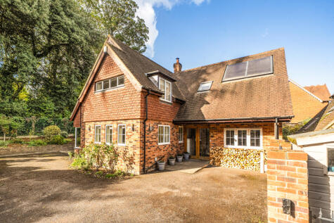 Meredun Close, Hursley, SO21