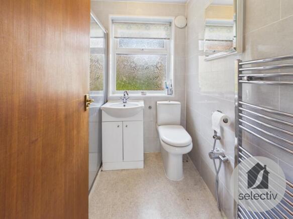 4 bed Detached Bungalow for sale Image 11