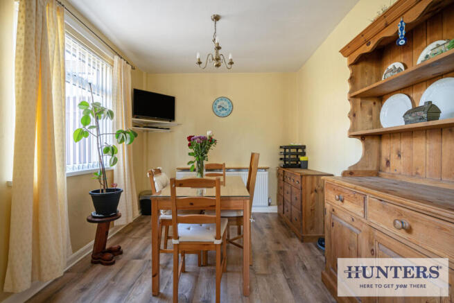 3 bed Semi-Detached for sale Image 6