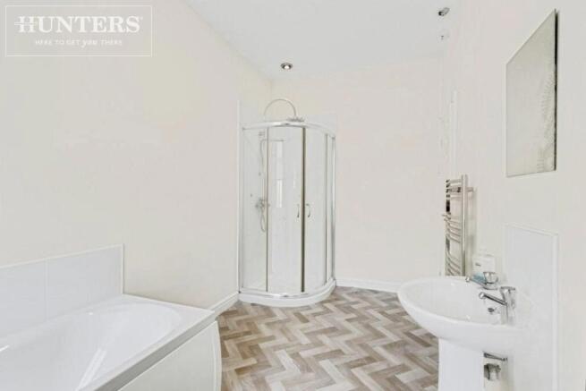 2 bed Terraced to rent Image 6