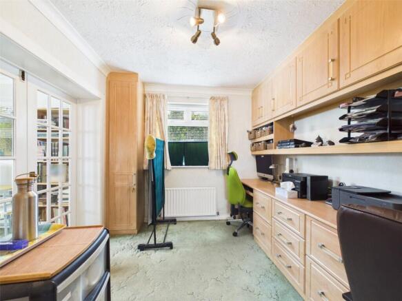 23, Stroud Park Avenue, Christchurch, Dorset, BH23 photo 4