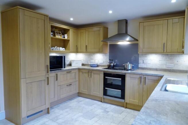 KITCHEN: