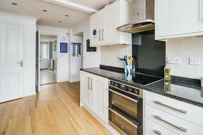 Fitted Kitchen/Breakfast Room