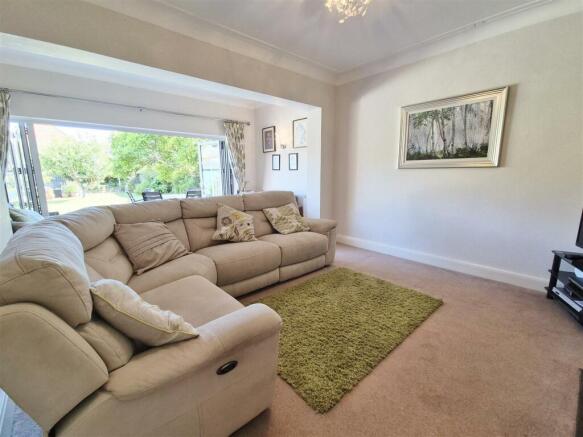 PRINCIPLE RECEPTION ROOM