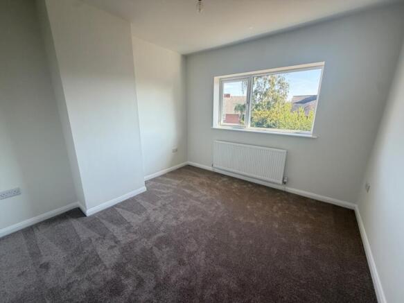 3 bed Semi-Detached to rent Image 8