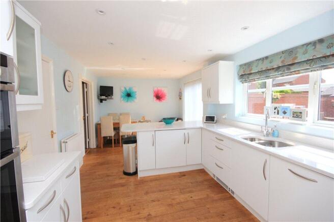 02 Kitchen