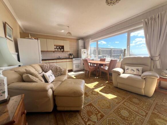 IMG-20250805-WA00...