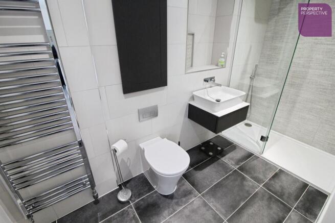 5 bed Detached for sale Image 11