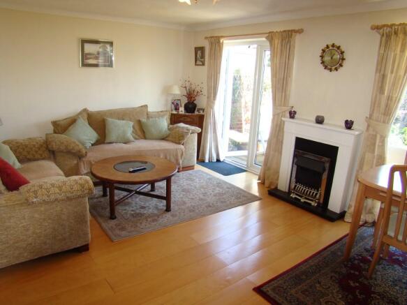 Lounge/Dining Room