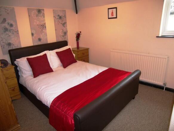 REAR BEDROOM