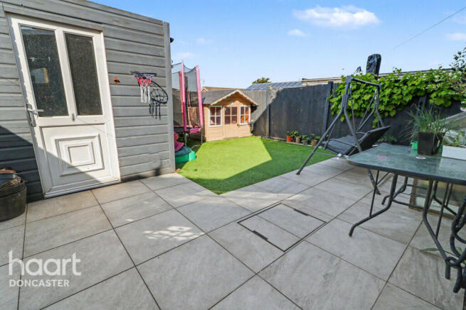 3 bed Semi-Detached for sale Image 4