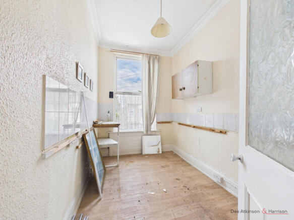 4 bed Apartment for sale Image 7