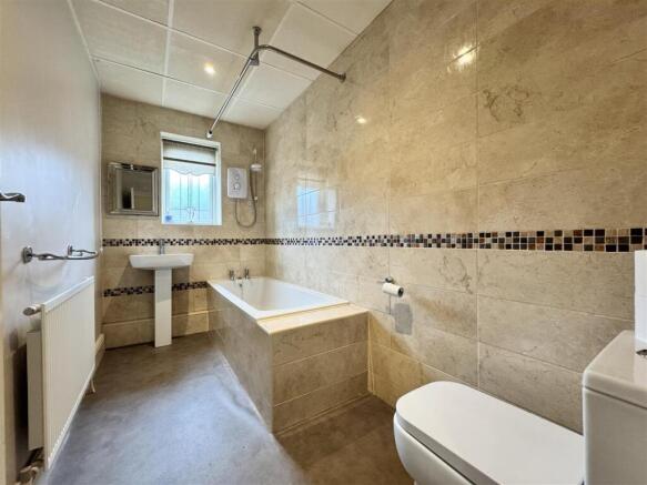2 bed Terraced for sale Image 4