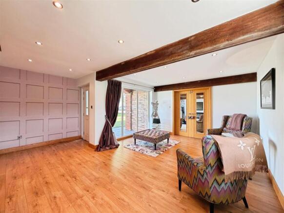 4 bed Barn Conversion for sale Image 7