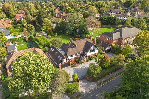 Roundwood Avenue, Hutton Mount, Brentwood, CM13